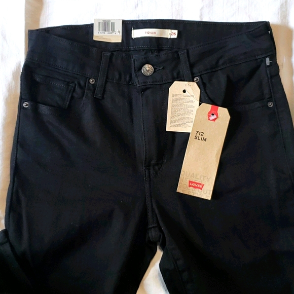 Levi's Jean - Picture 1 of 2